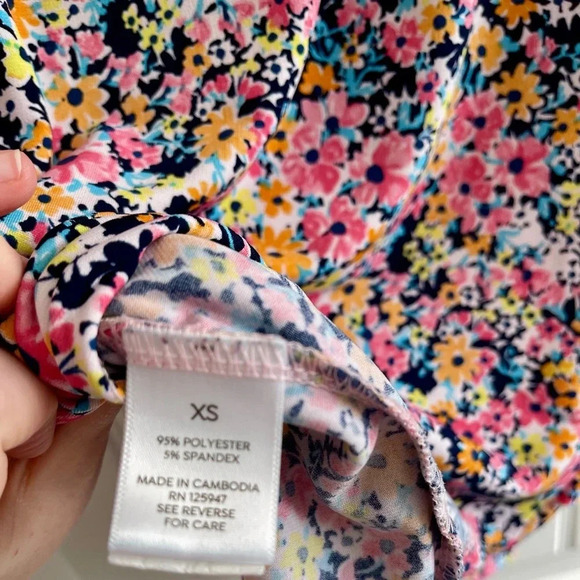 Westport Floral Sleeveless Ruffled Blouse - Picture 4 of 6